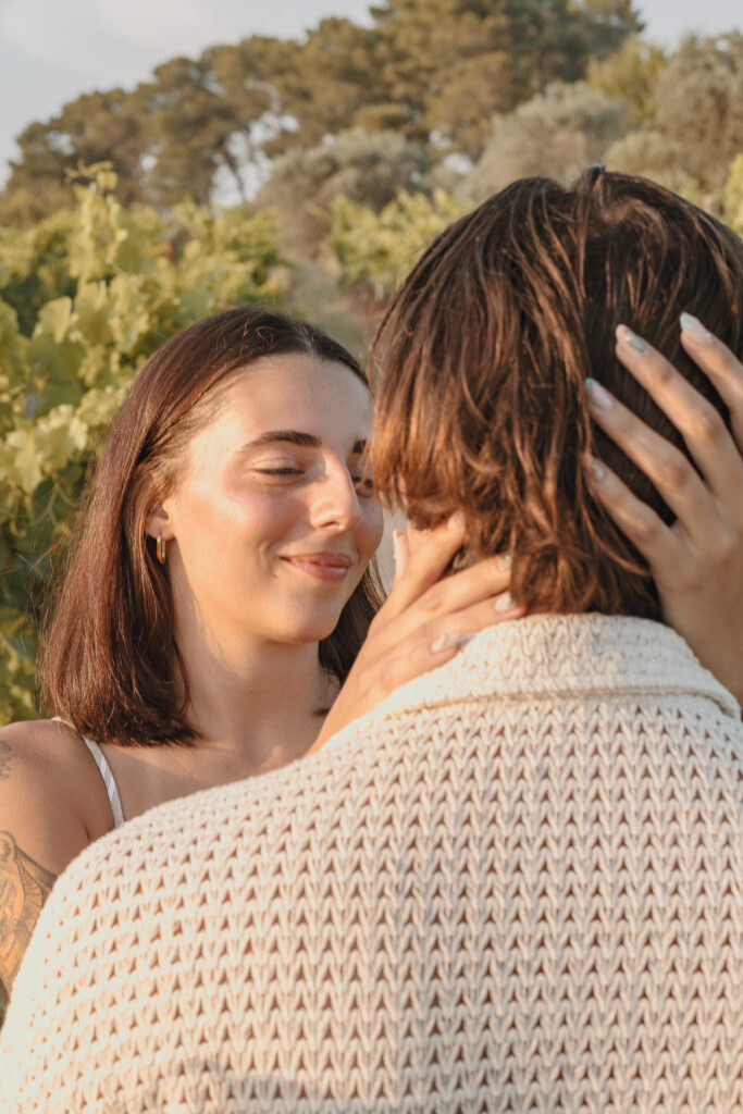 Photo de couple naturelles, photographe dans le haut-var